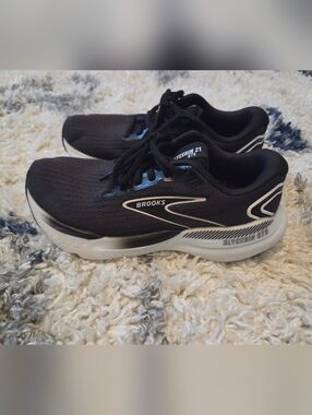 Brooks Glycerin GTS 21 Running Shoes Womens 7.5 BLACK & WHITE